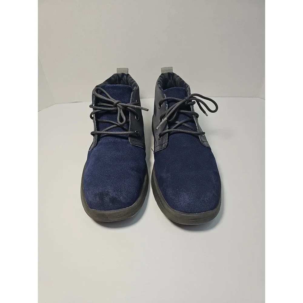 UGG K Canoe‎ Reflective Kids Shoes size 5Y